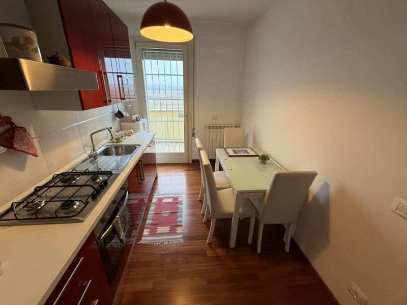 SOLO LAVORATORI REFERENZIATI CONTRATTO DI 1 ANNO Pianiga: Costruzione del 2013 appartamento duple...