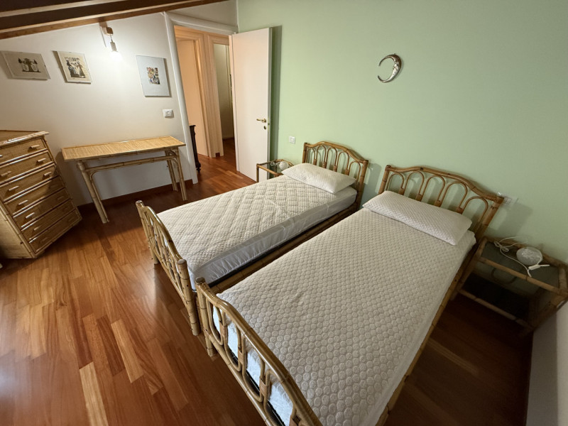 SOLO LAVORATORI REFERENZIATI CONTRATTO DI 1 ANNO Pianiga: Costruzione del 2013 appartamento duple...