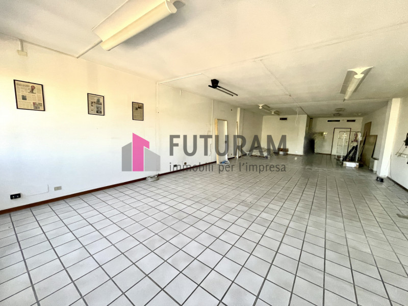 RIF: 104NM - PADOVA EST - PER INFO 340 335 8378 - 0444/310220

propongo in affitto un ufficio di ...