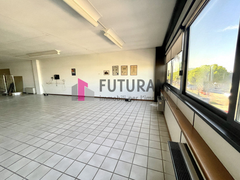 RIF: 104NM - PADOVA EST - PER INFO 340 335 8378 - 0444/310220

propongo in affitto un ufficio di ...