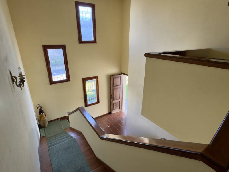 In pieno quartiere residenziale di Caselle di Selvazzano, nella zona delle “Sante”, proponiamo in...