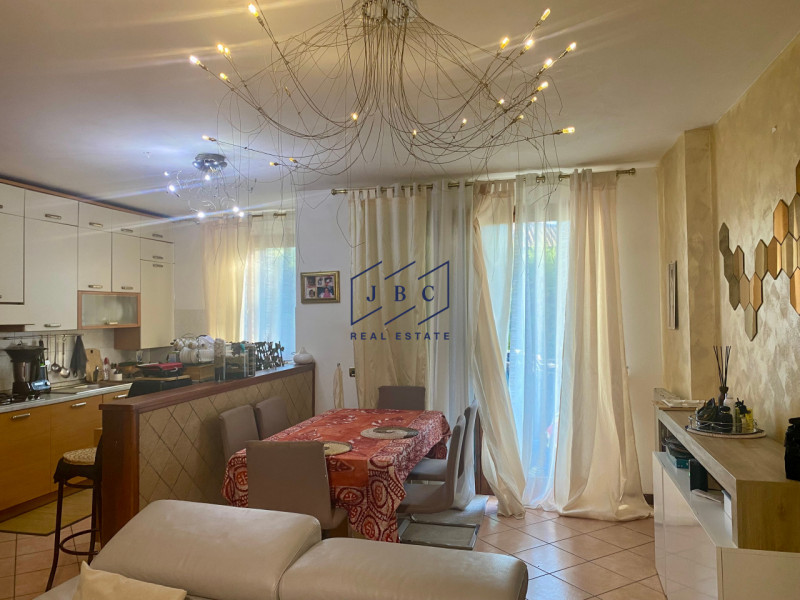 ODERZO (TV)
A Piavon di Oderzo presentiamo uno spazioso quadrilocale, immerso nella tranquillità,...