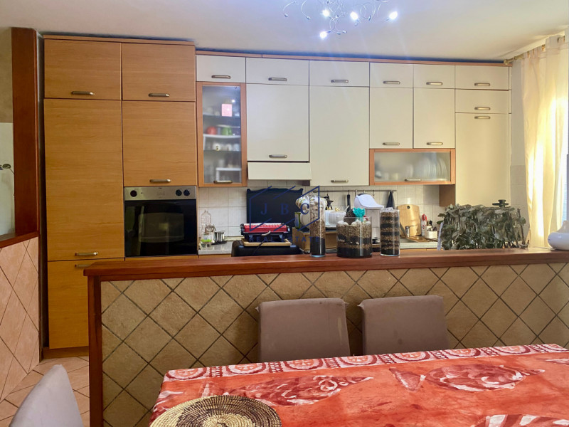 ODERZO (TV)
A Piavon di Oderzo presentiamo uno spazioso quadrilocale, immerso nella tranquillità,...