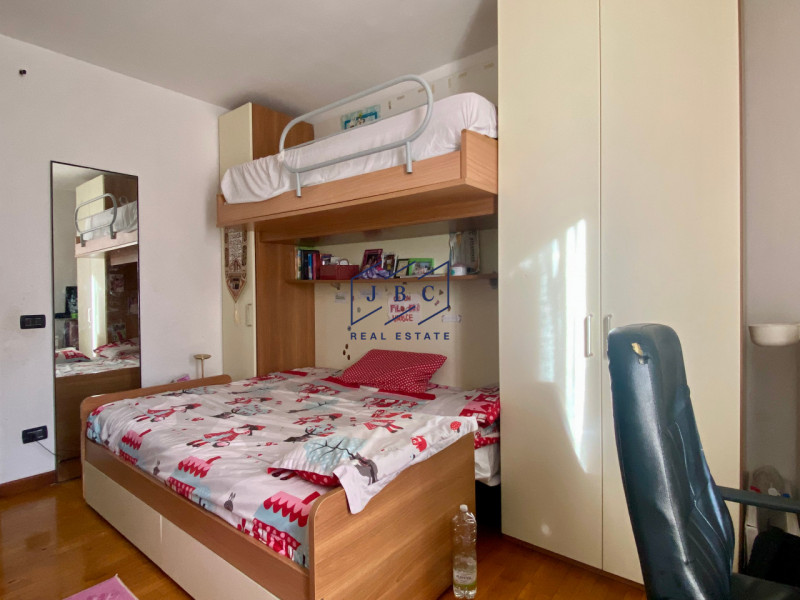 ODERZO (TV)
A Piavon di Oderzo presentiamo uno spazioso quadrilocale, immerso nella tranquillità,...