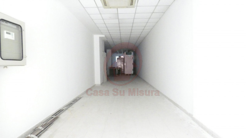 GRANTORTO rif. C110: Casa su Misura ha il piacere di proporVi in affitto negozio fronte strada co...