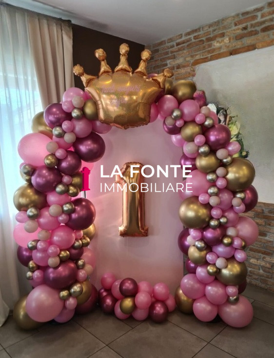 Scopri un'opportunità unica nel centro di Padova! In vendita, un negozio di 80 mq situato in cent...