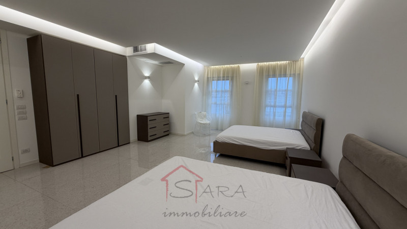 PADOVA – LARGO EUROPA

VIDEO COMPLETO NELL'ANNUNCIO 

AFFITTASI in appartamento al piano alto 

S...