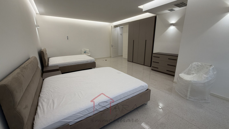 PADOVA – LARGO EUROPA

VIDEO COMPLETO NELL'ANNUNCIO 

AFFITTASI in appartamento al piano alto 

S...