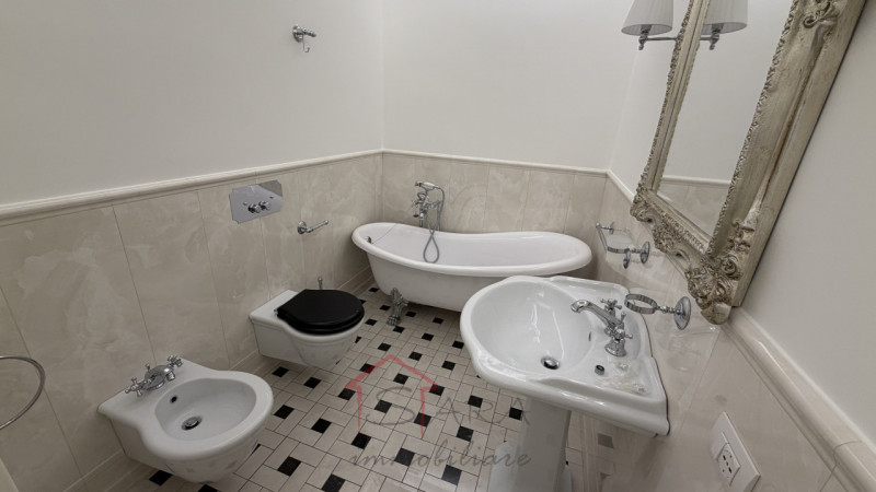 PADOVA – LARGO EUROPA

VIDEO COMPLETO NELL'ANNUNCIO 

AFFITTASI in appartamento al piano alto 

S...