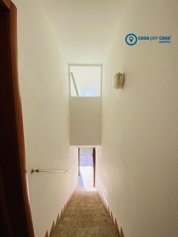 APPROVATO GRUPPO CASA PER CASA: VALUTATO, CONTROLLATO, GESTITO IN ESCLUSIVA!

ZONA:
L’immobile è ...