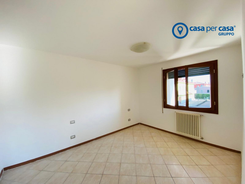 APPROVATO GRUPPO CASA PER CASA: VALUTATO, CONTROLLATO, GESTITO IN ESCLUSIVA!

ZONA:
L’immobile è ...