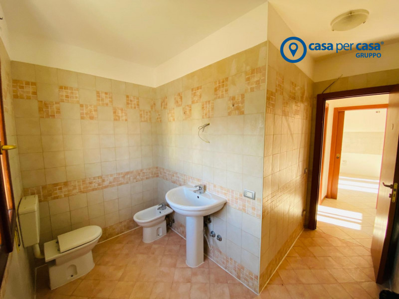 APPROVATO GRUPPO CASA PER CASA: VALUTATO, CONTROLLATO, GESTITO IN ESCLUSIVA!

ZONA:
L’immobile è ...