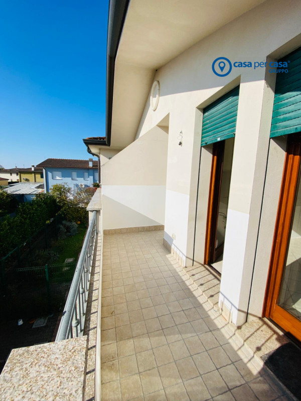 APPROVATO GRUPPO CASA PER CASA: VALUTATO, CONTROLLATO, GESTITO IN ESCLUSIVA!

ZONA:
L’immobile è ...