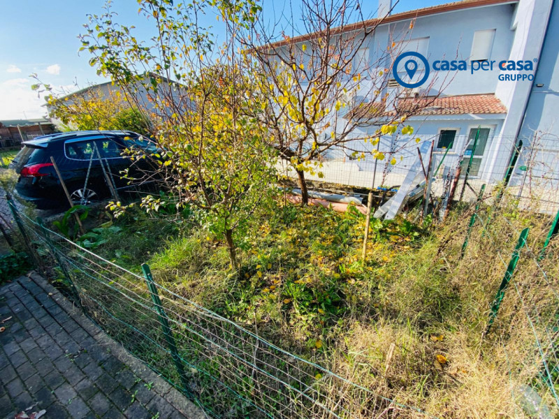 APPROVATO GRUPPO CASA PER CASA: VALUTATO, CONTROLLATO, GESTITO IN ESCLUSIVA!

ZONA:
L’immobile è ...