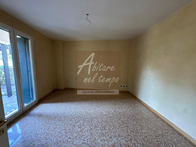 PADOVA (PD) - ZONA ARCELLA

Proponiamo in vendita un'elegante villa monofamiliare contemporanea, ...