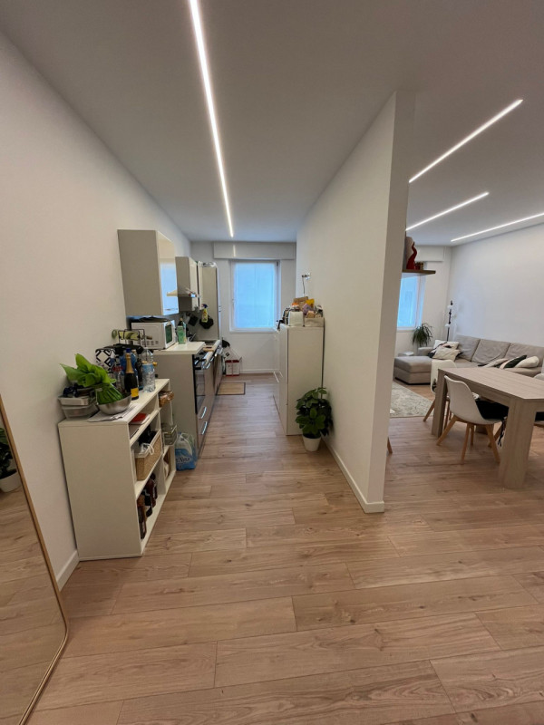 Ti proponiamo un elegante appartamento bilocale completamente arredato, situato in una posizione ...