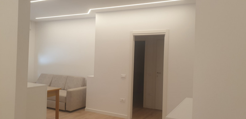 Ti proponiamo un elegante appartamento bilocale completamente arredato, situato in una posizione ...