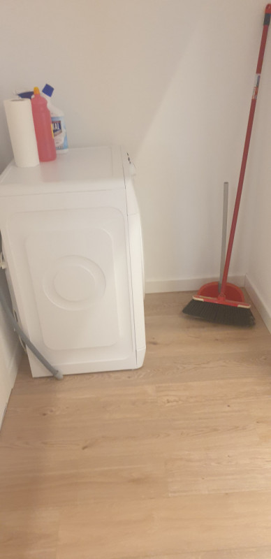 Ti proponiamo un elegante appartamento bilocale completamente arredato, situato in una posizione ...