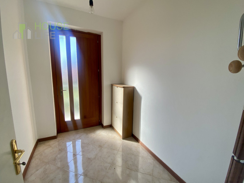 PIOVENE ROCCHETTE: In zona comoda ai servizi, appartamento TRICAMERE recentemente ristrutturato a...