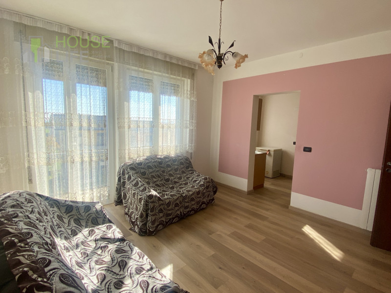 PIOVENE ROCCHETTE: APPARTAMENTO TRICAMERE recentemente ristrutturato al secondo piano in contesto...