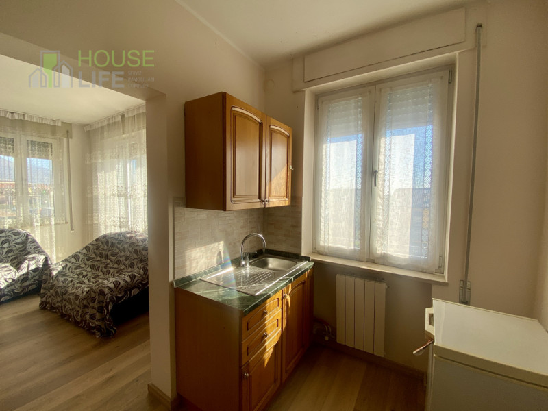 PIOVENE ROCCHETTE: APPARTAMENTO TRICAMERE recentemente ristrutturato al secondo piano in contesto...