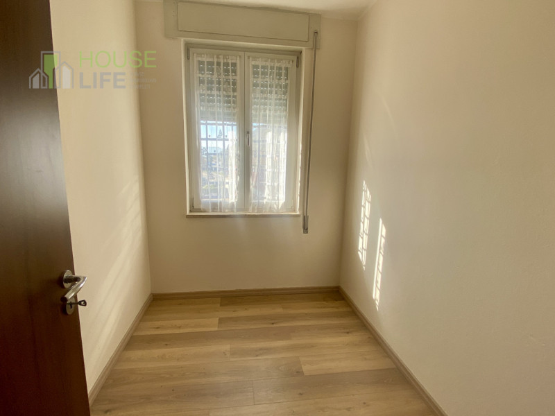 PIOVENE ROCCHETTE: APPARTAMENTO TRICAMERE recentemente ristrutturato al secondo piano in contesto...