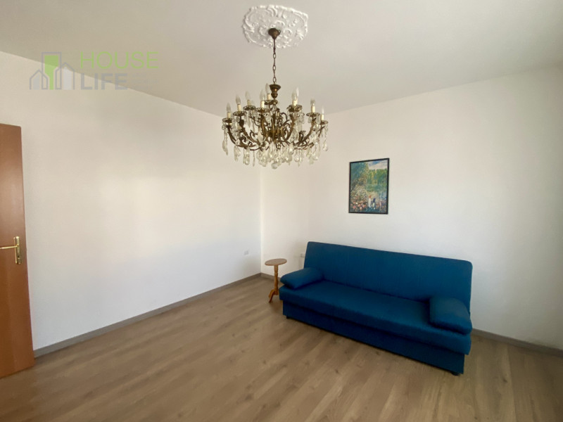 PIOVENE ROCCHETTE: BIFAMILIARE sovrapposta, composta da DUE APPARTAMENTI TRICAMERE al primo e sec...