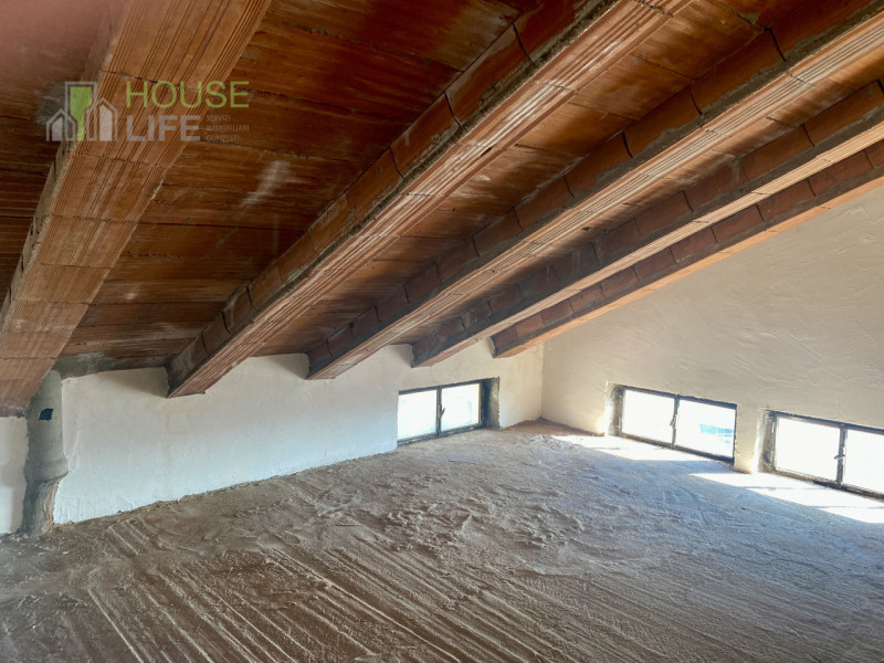 PIOVENE ROCCHETTE: BIFAMILIARE sovrapposta, composta da DUE APPARTAMENTI TRICAMERE al primo e sec...