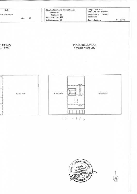 Splendida casa a schiera centrale situata nel cuore di Due Carrare, un Comune caratterizzato da u...