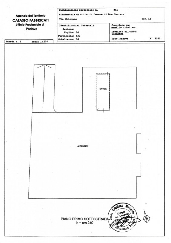 Splendida casa a schiera centrale situata nel cuore di Due Carrare, un Comune caratterizzato da u...