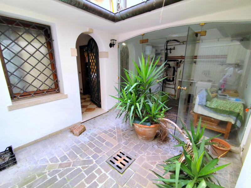 PALAZZETTO INDIPENDENTE IN CENTRO STORICO A PADOVA €.585.000 - rif.GB13-1828
Se stai cercando una...