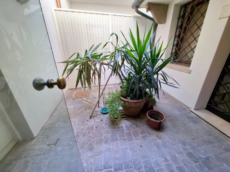 PALAZZETTO INDIPENDENTE IN CENTRO STORICO A PADOVA €.585.000 - rif.GB13-1828
Se stai cercando una...