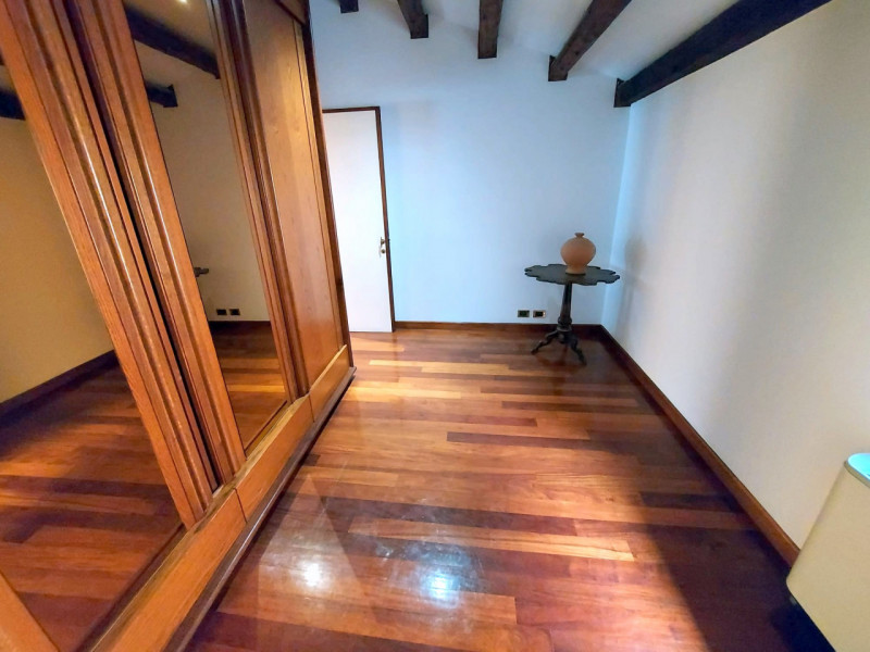 PALAZZETTO INDIPENDENTE IN CENTRO STORICO A PADOVA €.585.000 - rif.GB13-1828
Se stai cercando una...