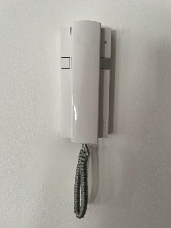 In una delle zone più prestigiose e richieste di Vicenza, proponiamo in vendita un accogliente ap...