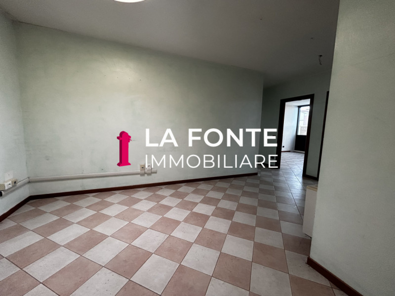 MELLAREDO DI PIANIGA ampio e luminoso UFFICIO. L’immobile si trova al primo piano all’interno di ...