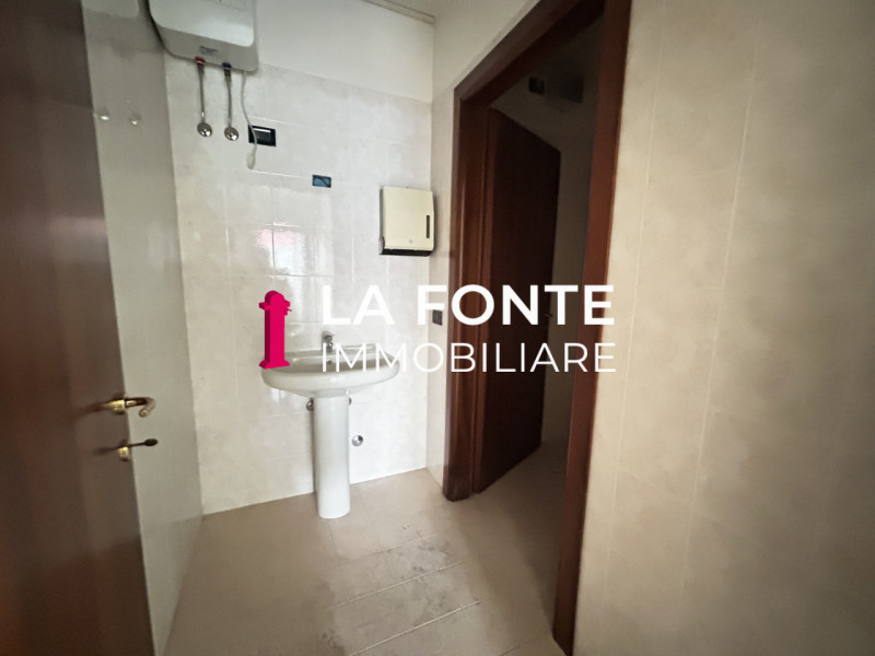 MELLAREDO DI PIANIGA ampio e luminoso UFFICIO. L’immobile si trova al primo piano all’interno di ...