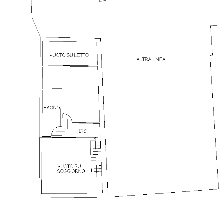 COMPOSIZIONE:
Appartamento duplex in centro a Este, composto da luminosa zona giorno con ampio sa...