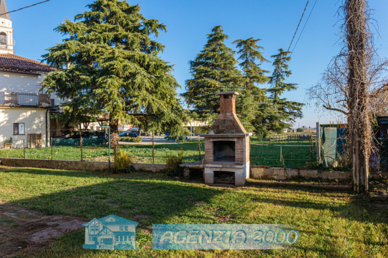 FINALMENTE AVRO' IL MIO GIARDINO PER FARE ANCHE PRANZI E CENE CON LA MIA FAMIGLIA ED AMICI AD AGN...