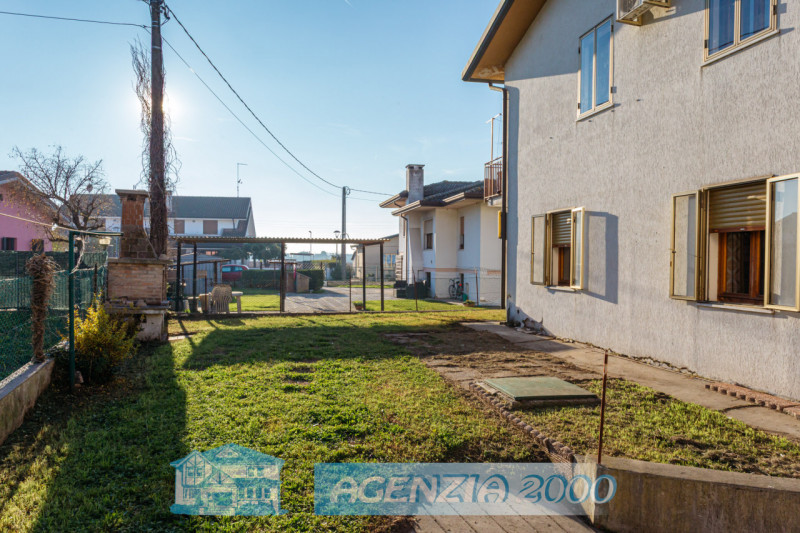 FINALMENTE AVRO' IL MIO GIARDINO PER FARE ANCHE PRANZI E CENE CON LA MIA FAMIGLIA ED AMICI AD AGN...