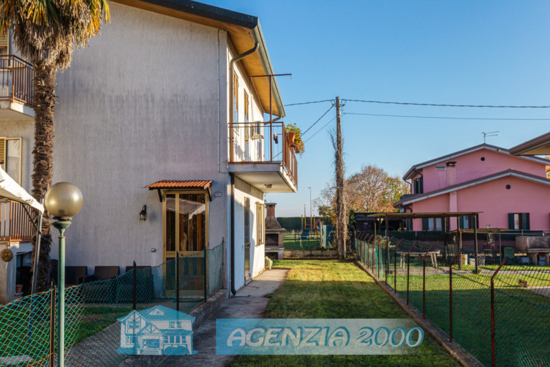 FINALMENTE AVRO' IL MIO GIARDINO PER FARE ANCHE PRANZI E CENE CON LA MIA FAMIGLIA ED AMICI AD AGN...