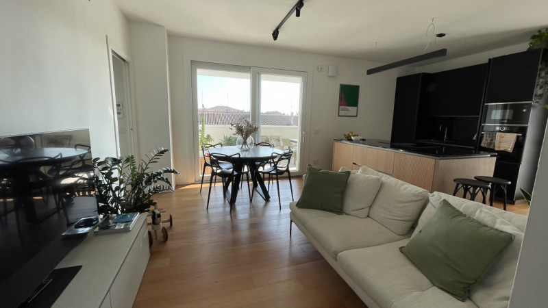 CHIESANUOVA - PADOVA

RIF. AGENZIA DB298 Agente Daniela   333 2728322

Proponiamo un appartamento...