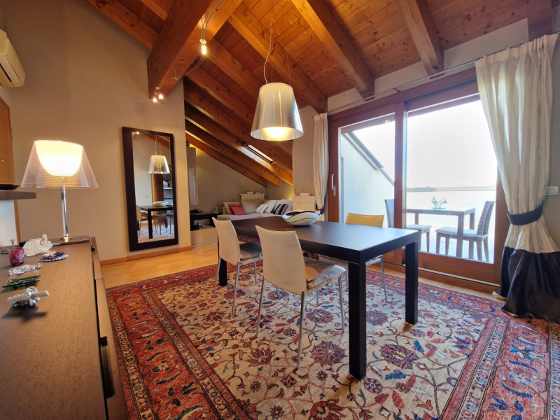 SAN CARLO - In ottimo contesto abitativo, appartamento al 4° e 5° piano. L'ingresso alla zona gio...