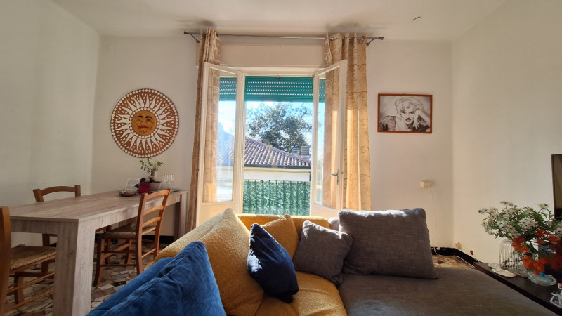 Nella zona ovest della città, comodissimo al centro città e molto ben servito da mezzi di traspos...