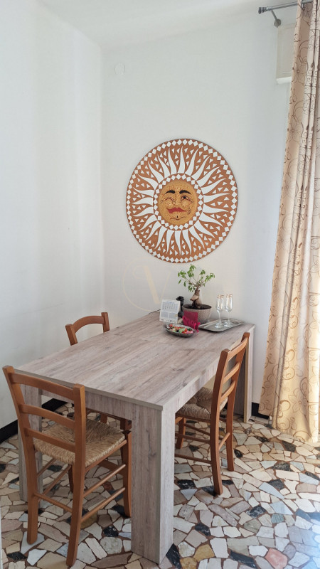 Nella zona ovest della città, comodissimo al centro città e molto ben servito da mezzi di traspos...