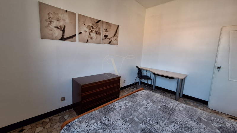 Nella zona ovest della città, comodissimo al centro città e molto ben servito da mezzi di traspos...