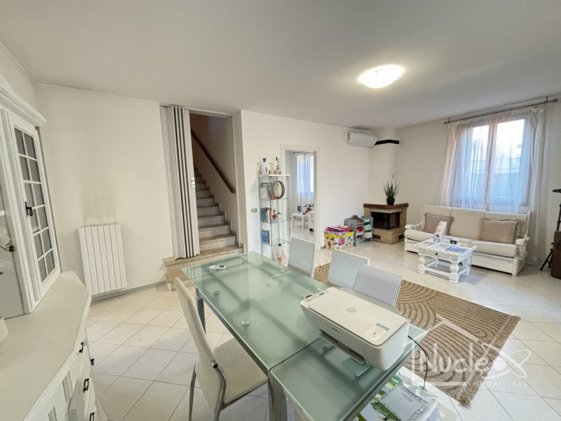 Sogni una casa che unisca la praticità di avere il centro storico di Monselice a portata di mano,...