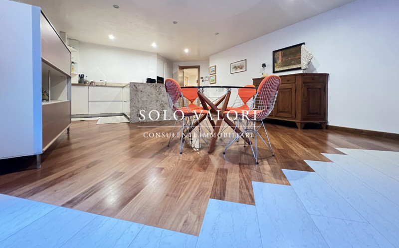 Rif. B482 (per info 338 9387816 Matteo)

Proponiamo in vendita una villa elegante, caratterizzata...