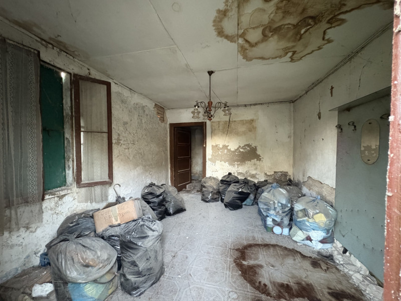 A San Biagio di Teolo, in zona Ponte Rialto, proponiamo una porzione di testa di casa a schiera c...