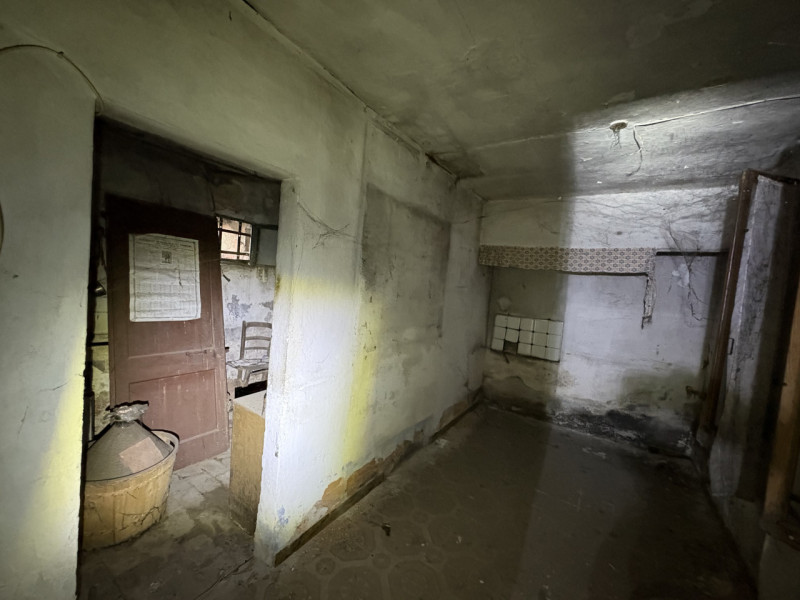 A San Biagio di Teolo, in zona Ponte Rialto, proponiamo una porzione di testa di casa a schiera c...