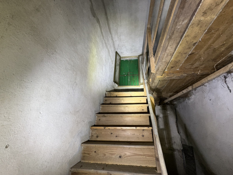 A San Biagio di Teolo, in zona Ponte Rialto, proponiamo una porzione di testa di casa a schiera c...